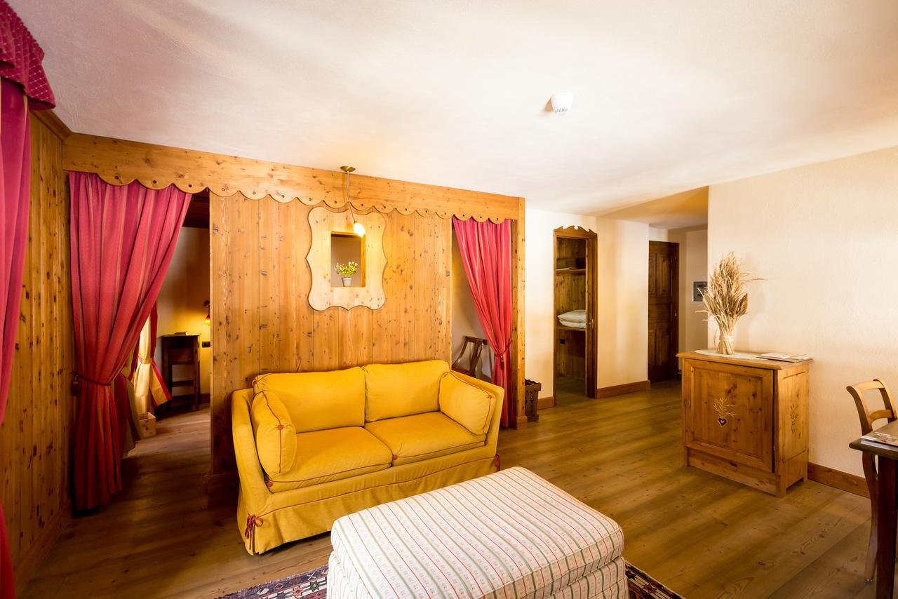 Hotel Lyshaus Gressoney-Saint-Jean Exteriör bild