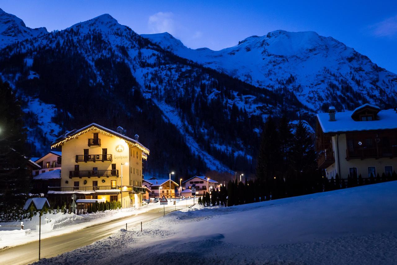 Hotel Lyshaus Gressoney-Saint-Jean Exteriör bild