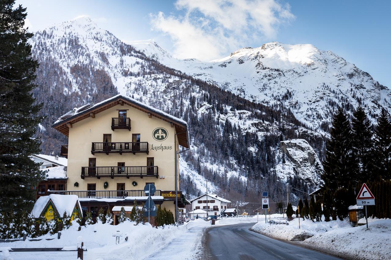 Hotel Lyshaus Gressoney-Saint-Jean Exteriör bild