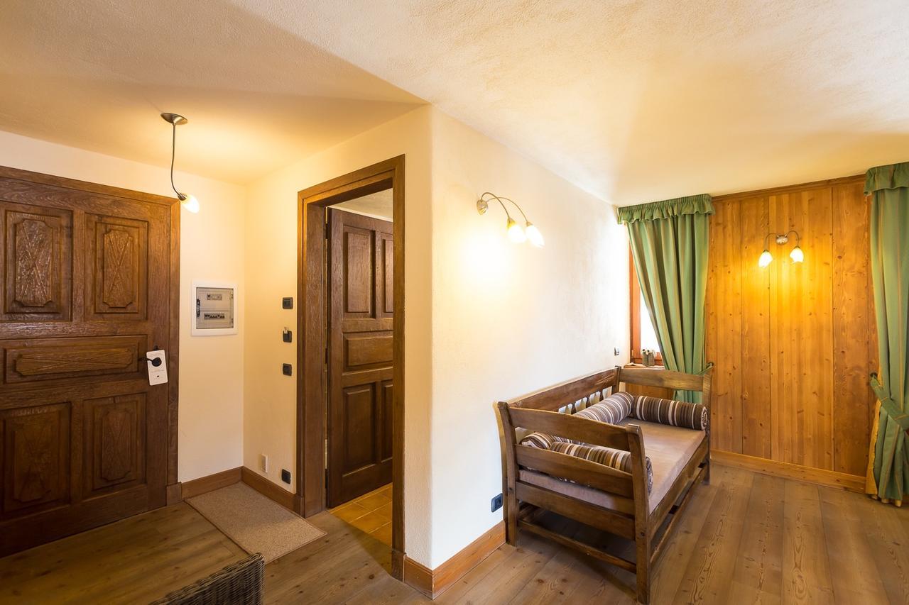 Hotel Lyshaus Gressoney-Saint-Jean Rum bild